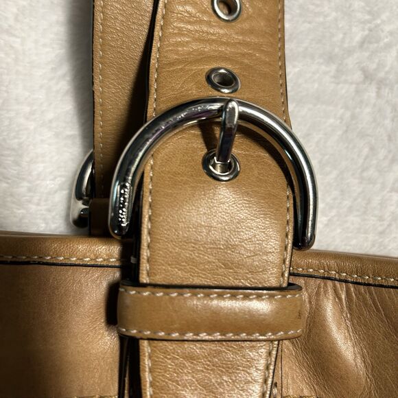 VTG Coach Tan Leather Soho Shoulder Handbag Purse M05D-9544 & Matching Wristlet - Picture 8 of 14